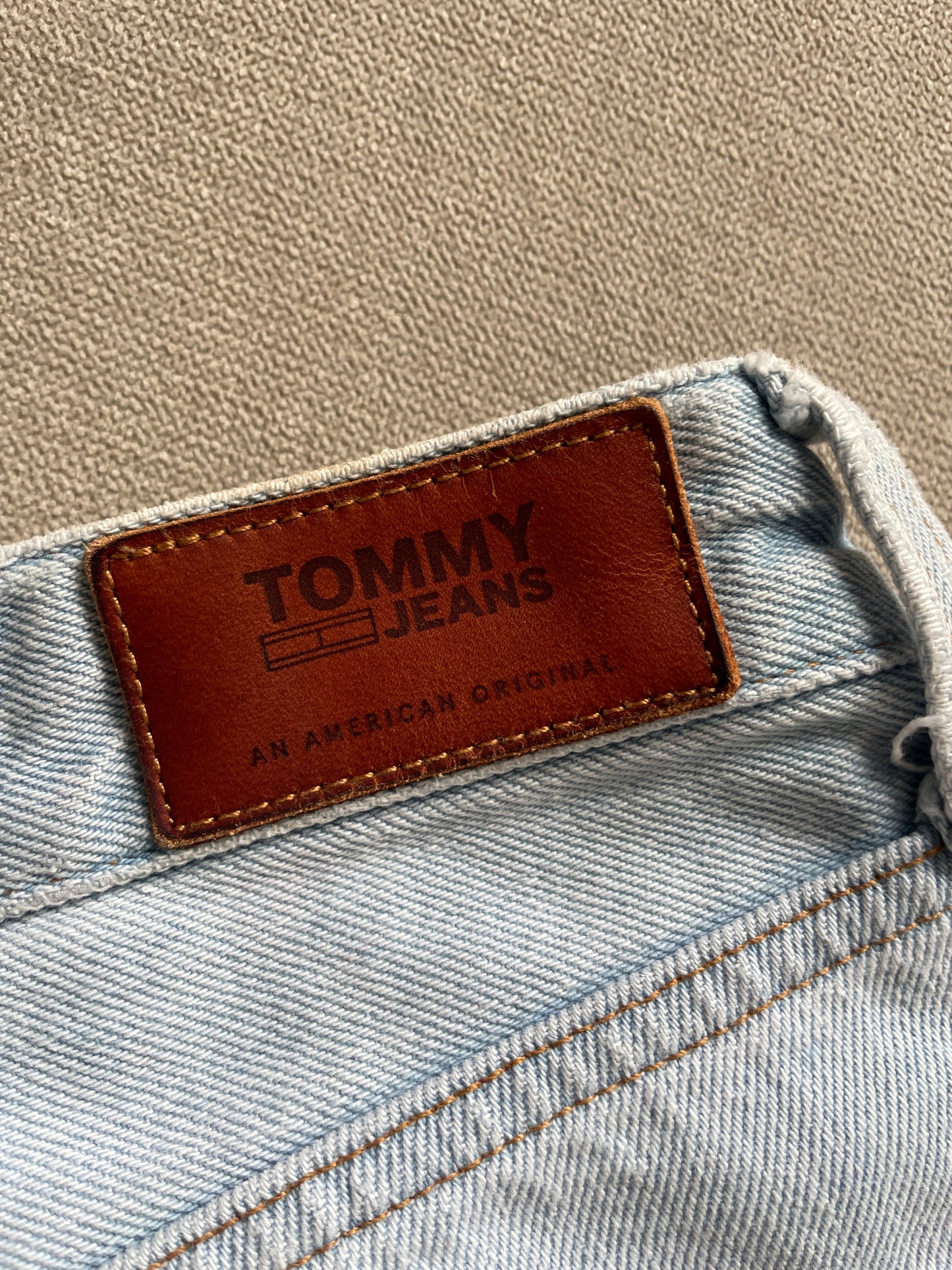Tommy Jeans - Size 8