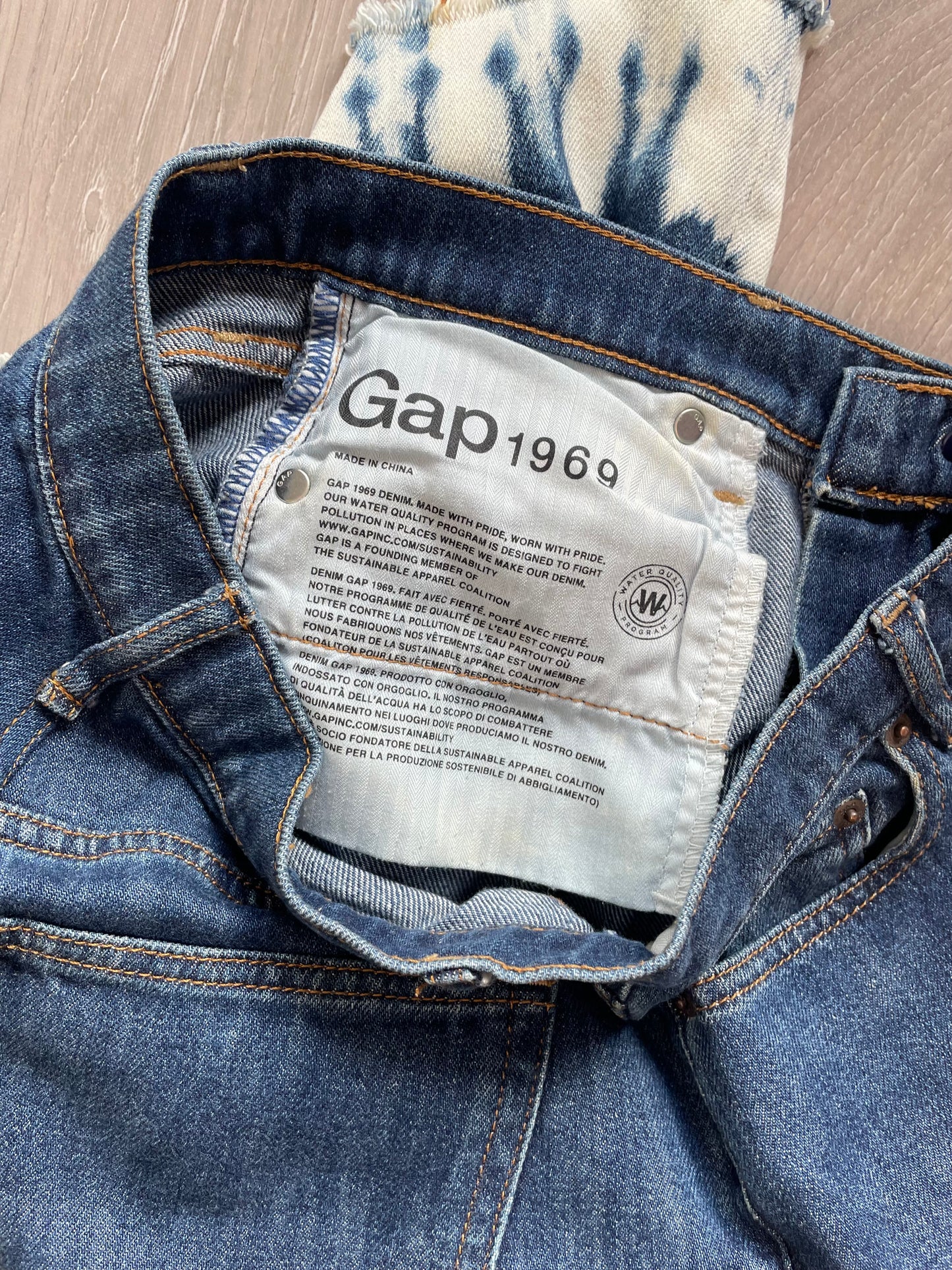 Gap Bleached Wide Leg Jeans - Size 8