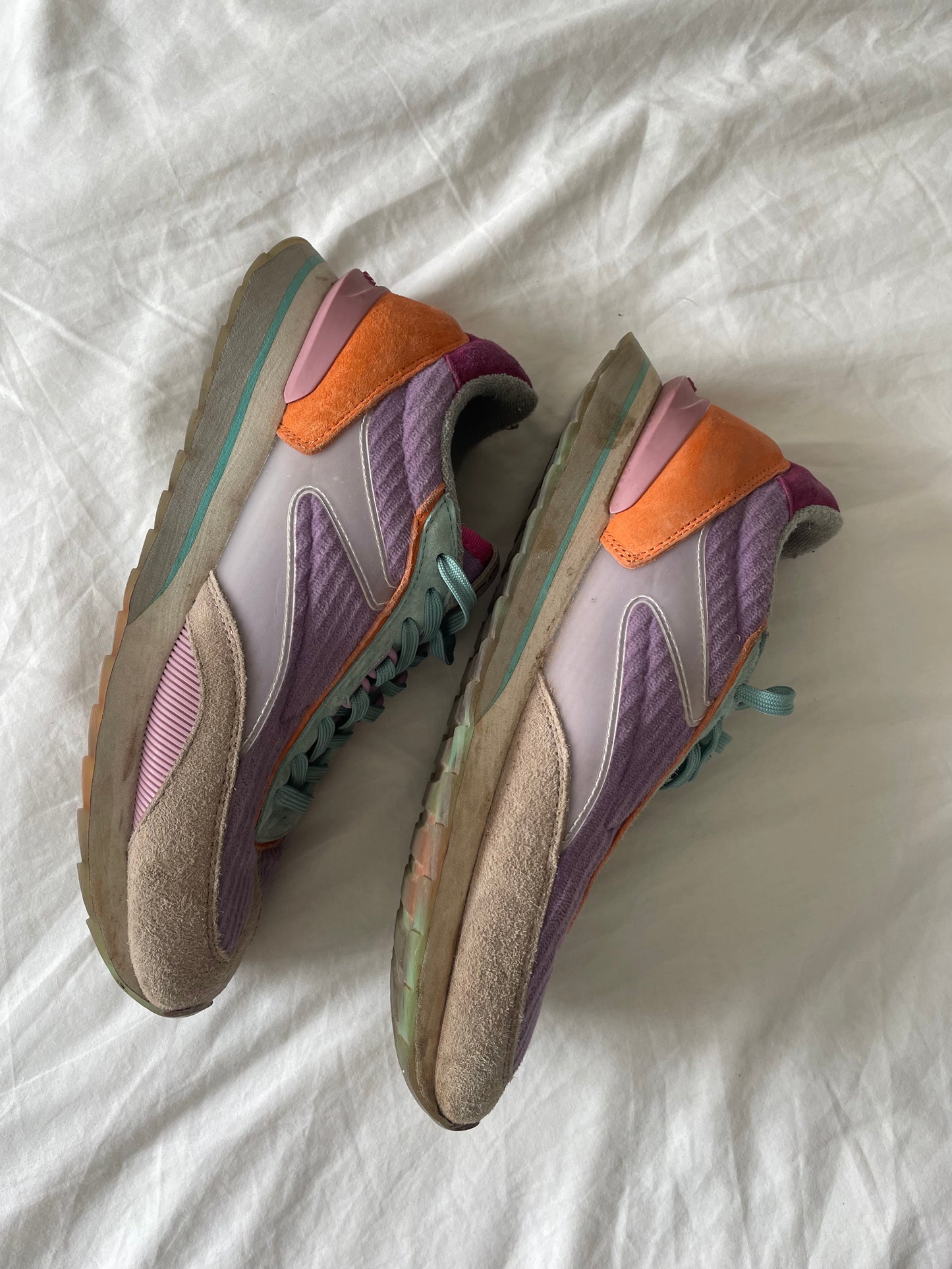 Hoff Trainers - Size 6