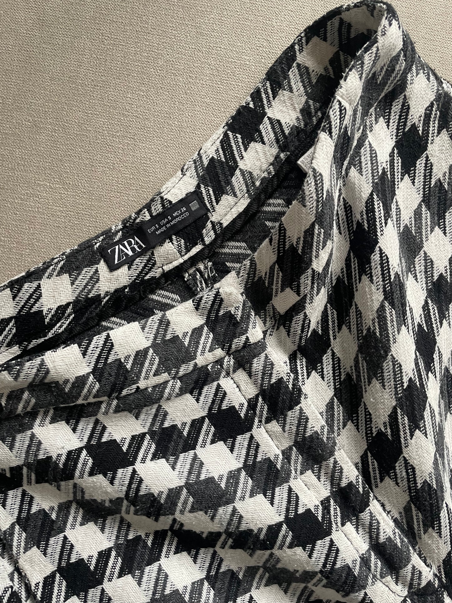 Zara Trousers - Size Small