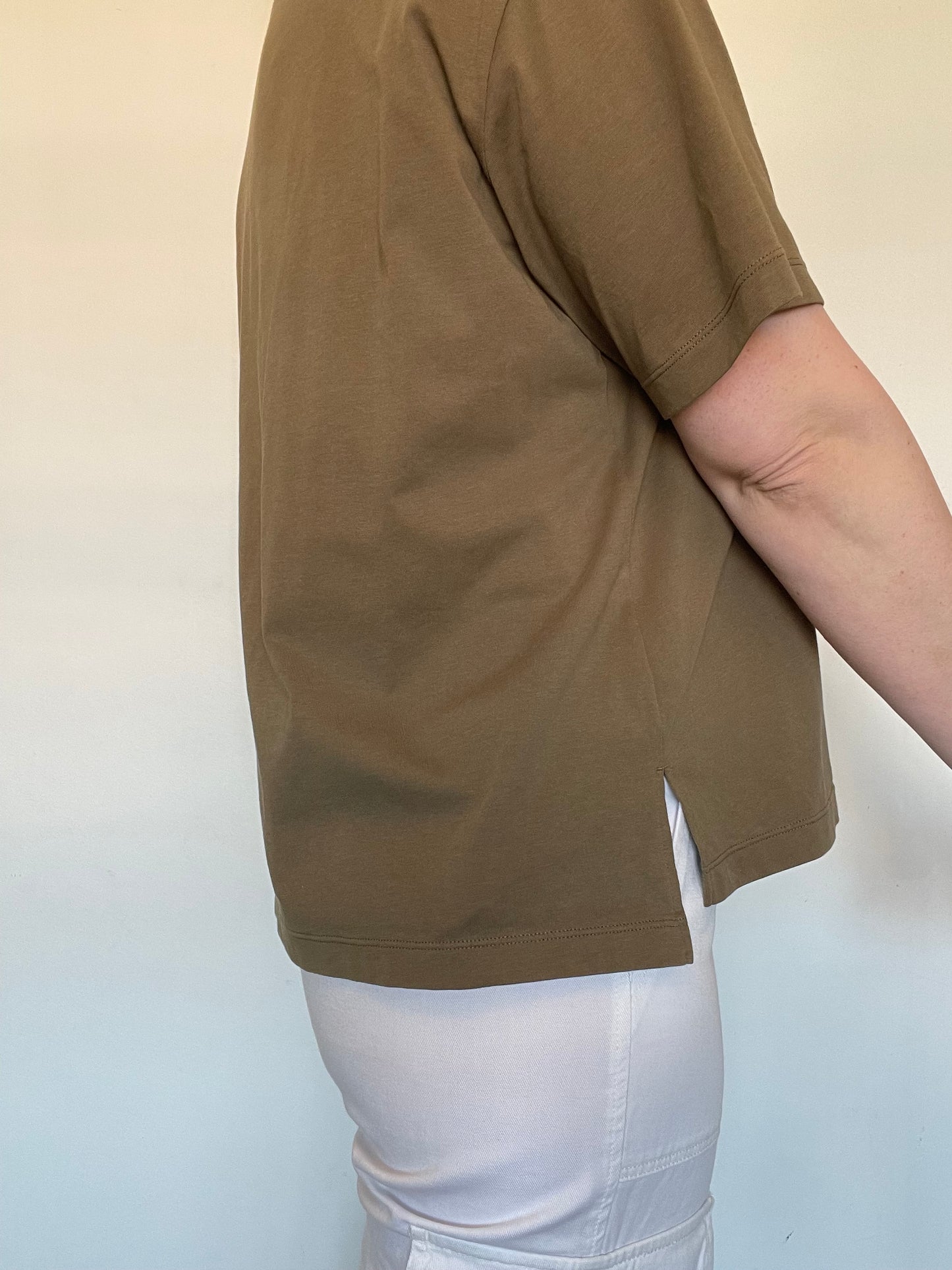 Uniqlo T Shirt - Size L