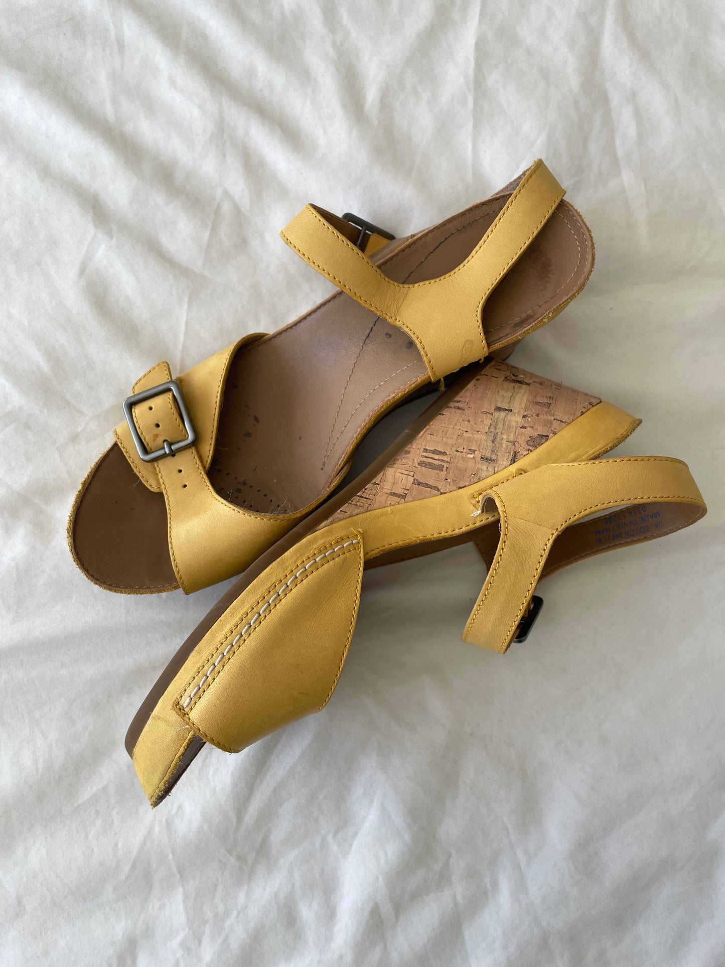 Clarks Wedge Sandal - Size 5