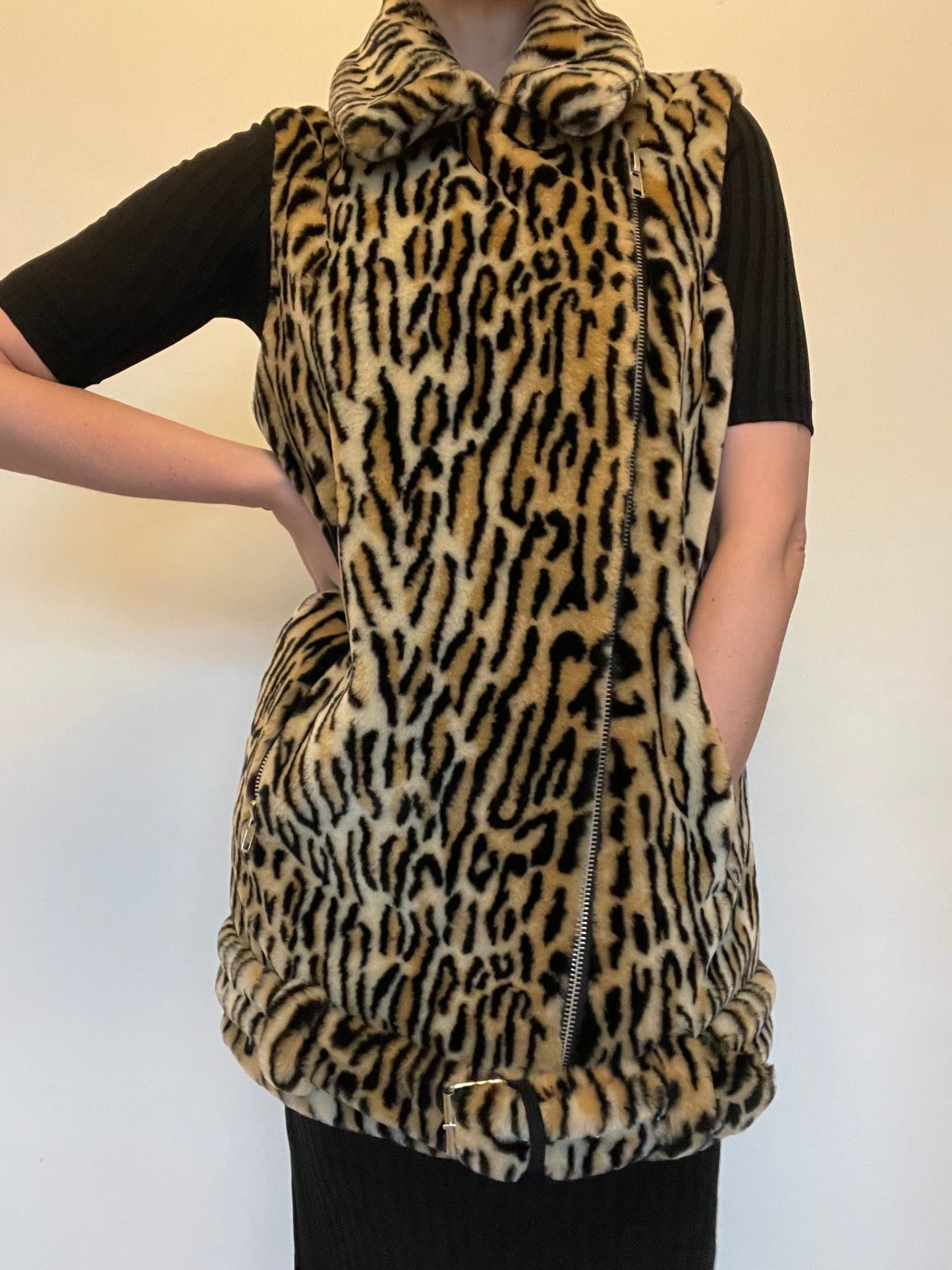 Jakke Leopard Gilet RRP £219 - Size 10
