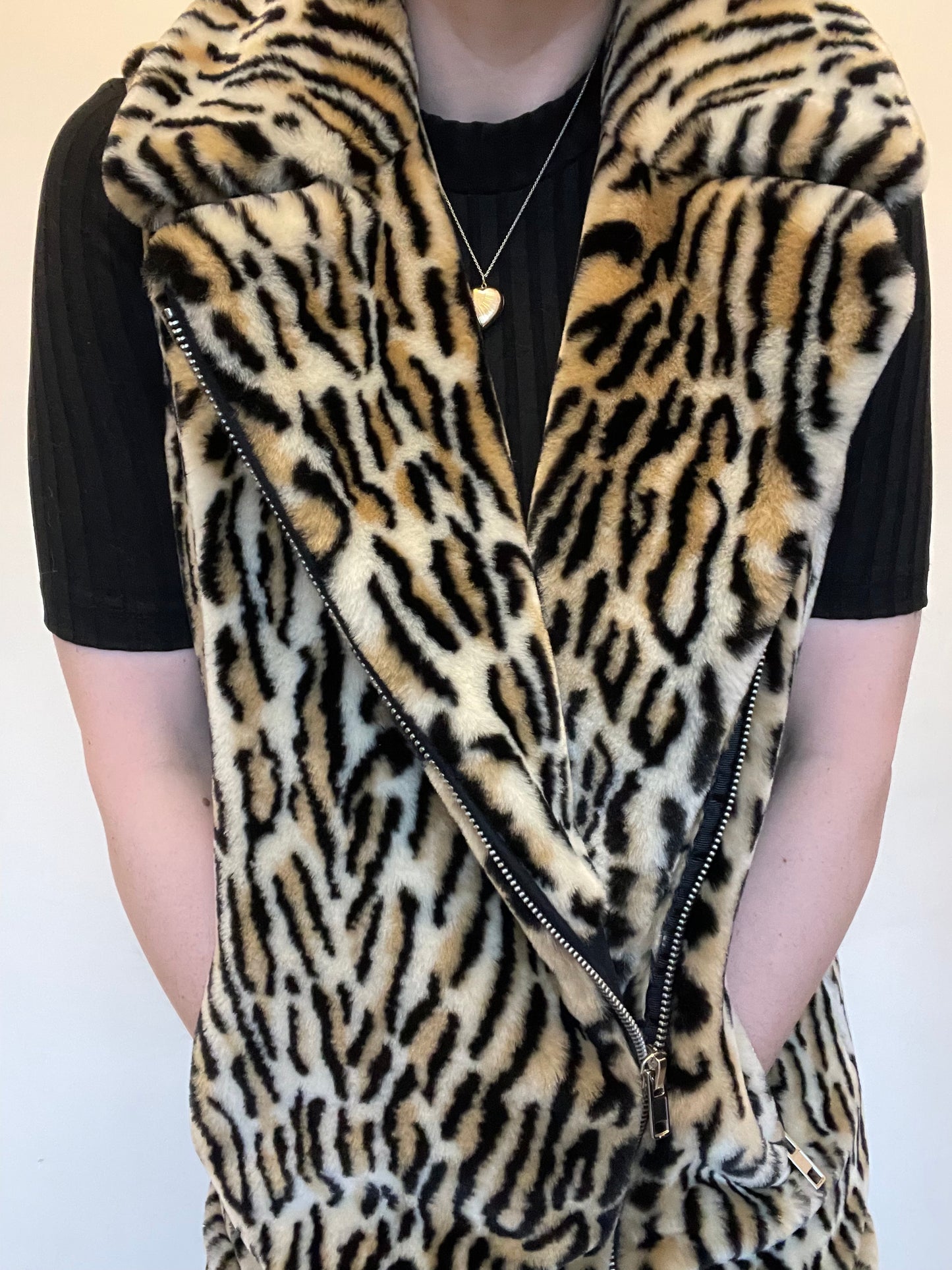 Jakke Leopard Gilet RRP £219 - Size 10
