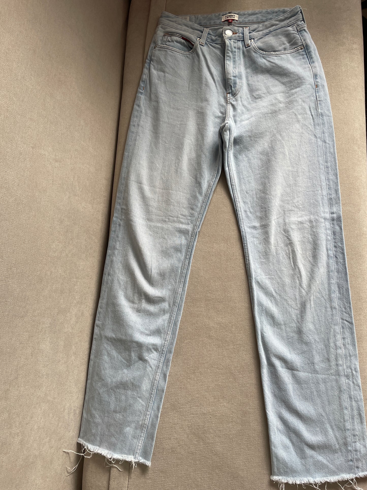 Tommy Jeans - Size 8
