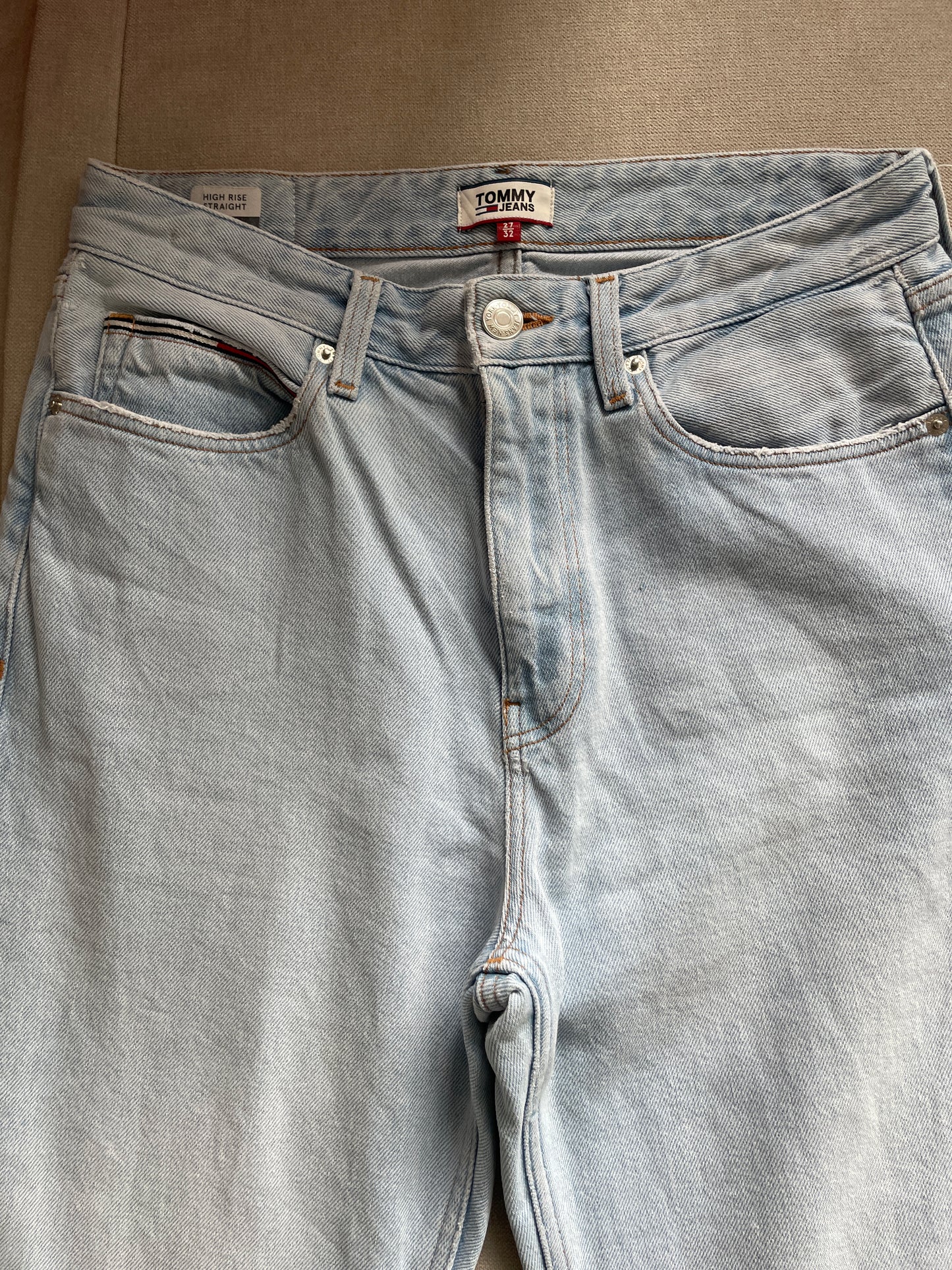 Tommy Jeans - Size 8