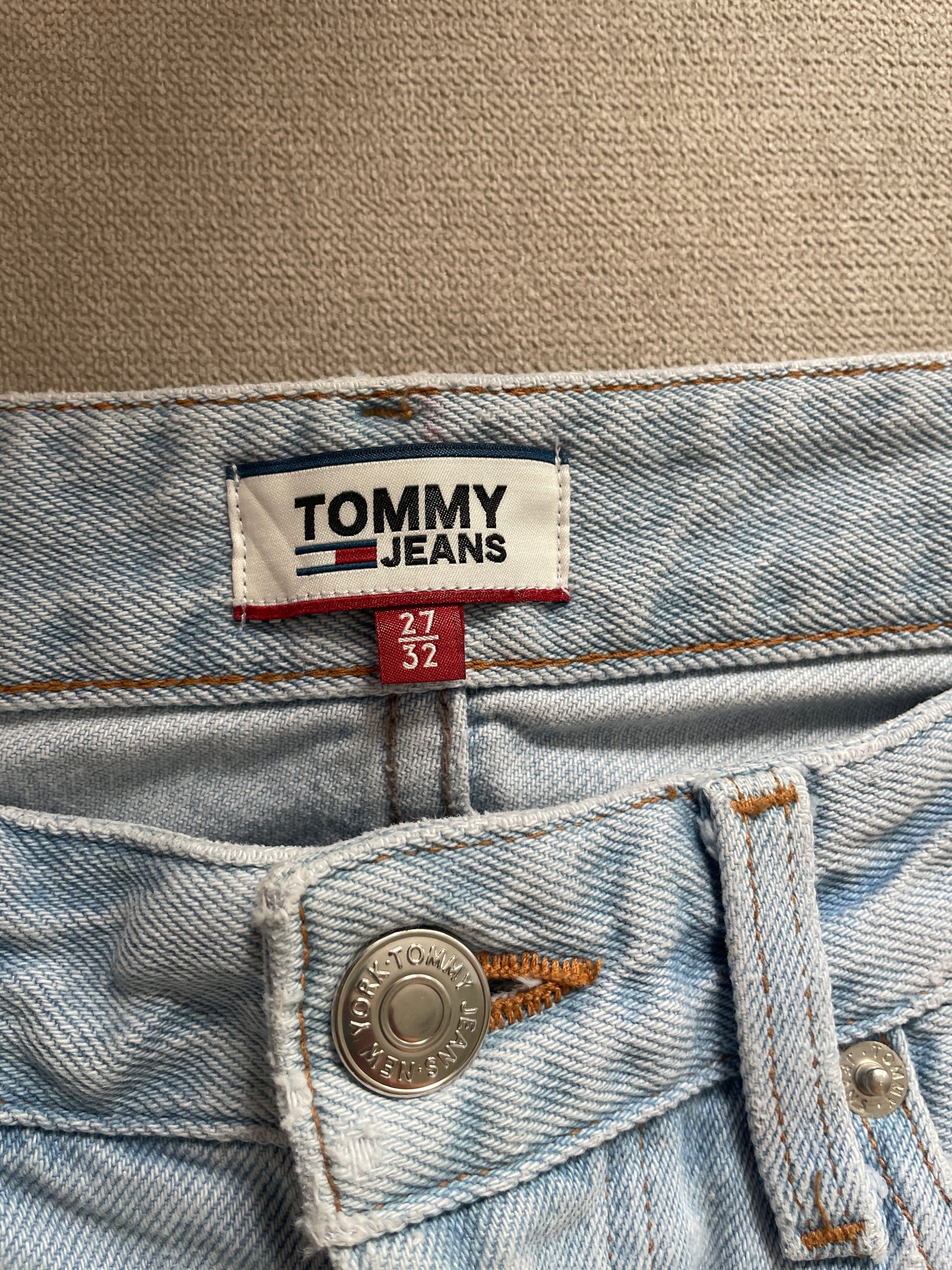 Tommy Jeans - Size 8