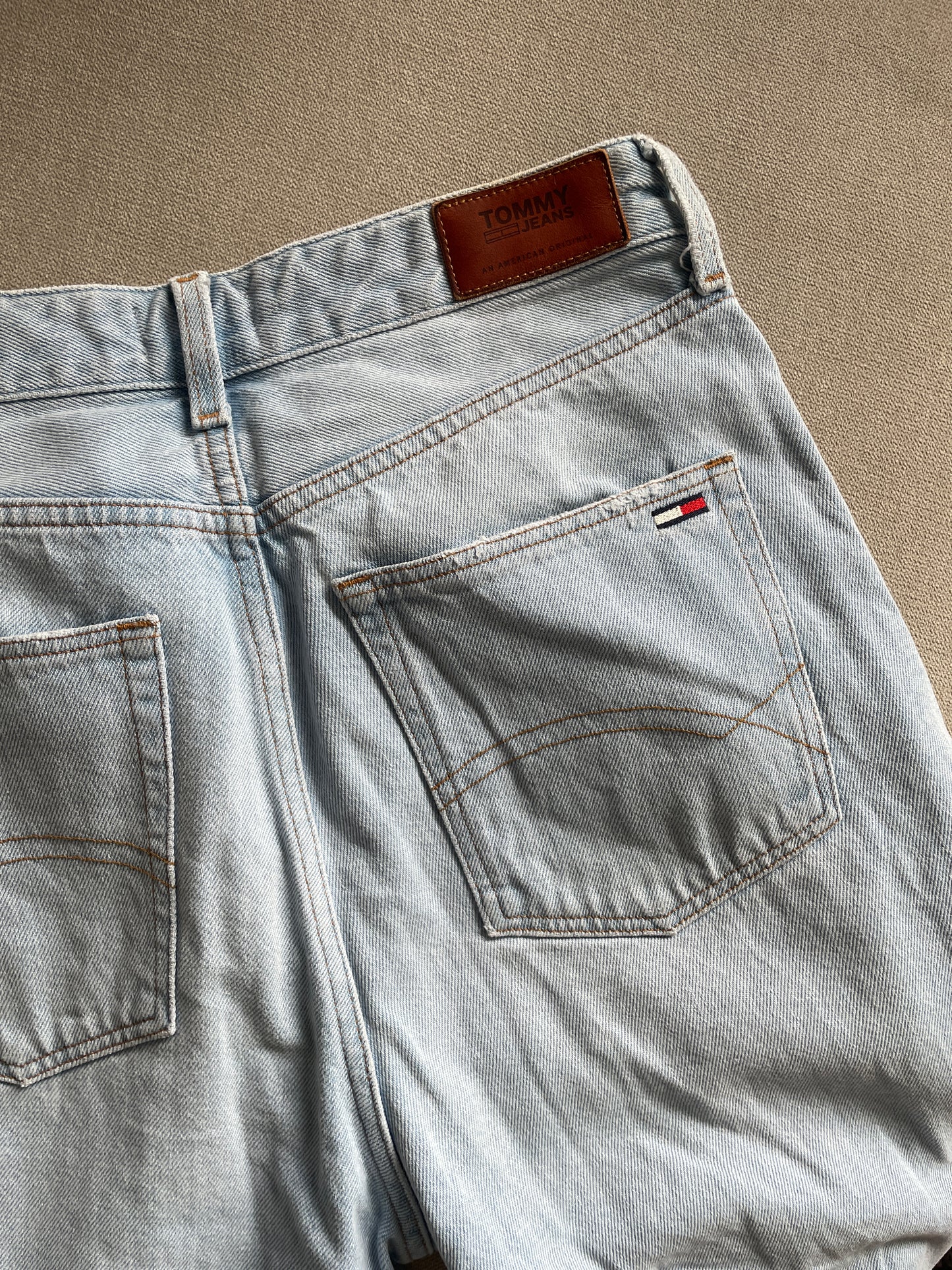 Tommy Jeans - Size 8