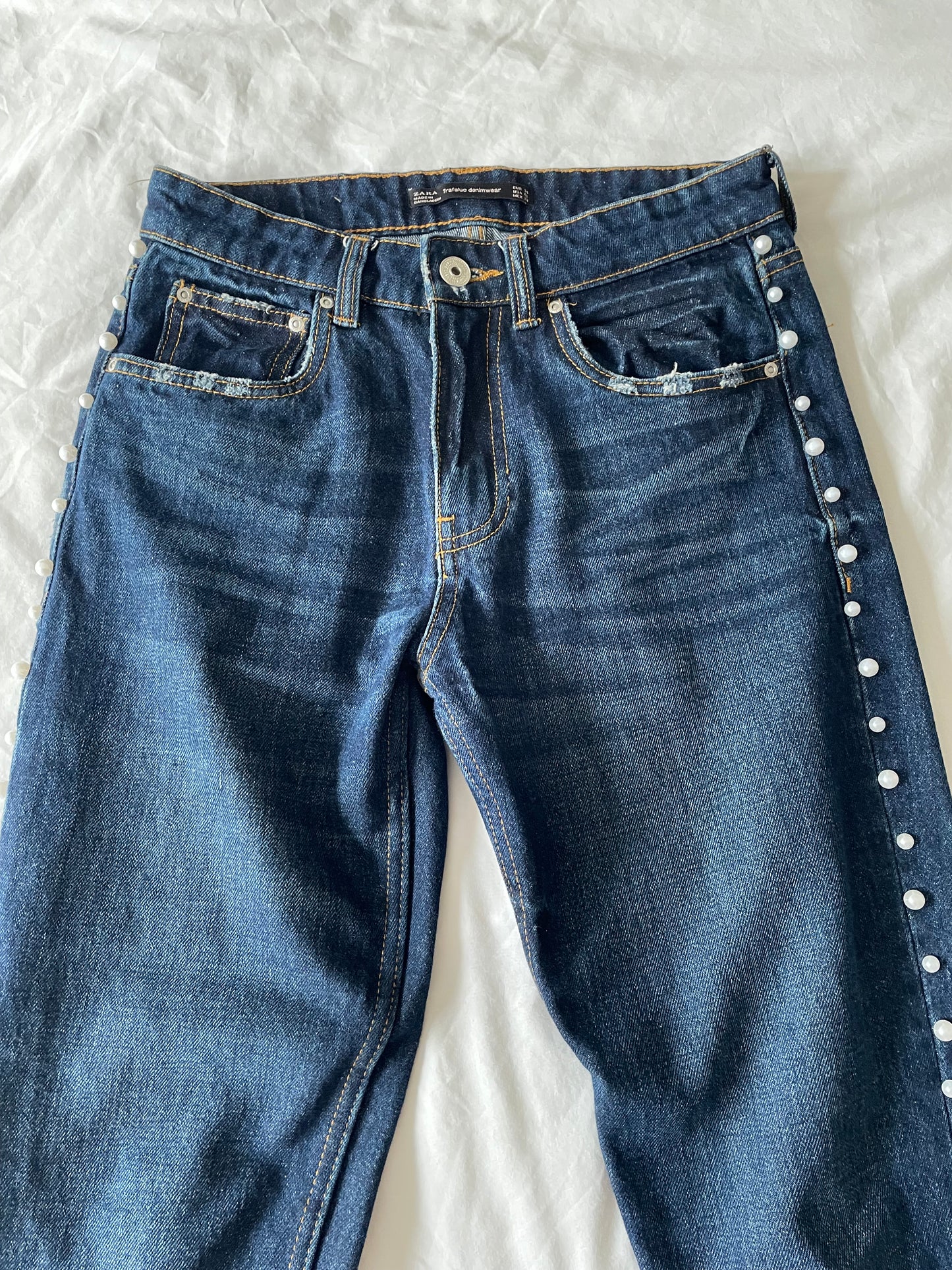 Zara Pearl Jeans - Size 6