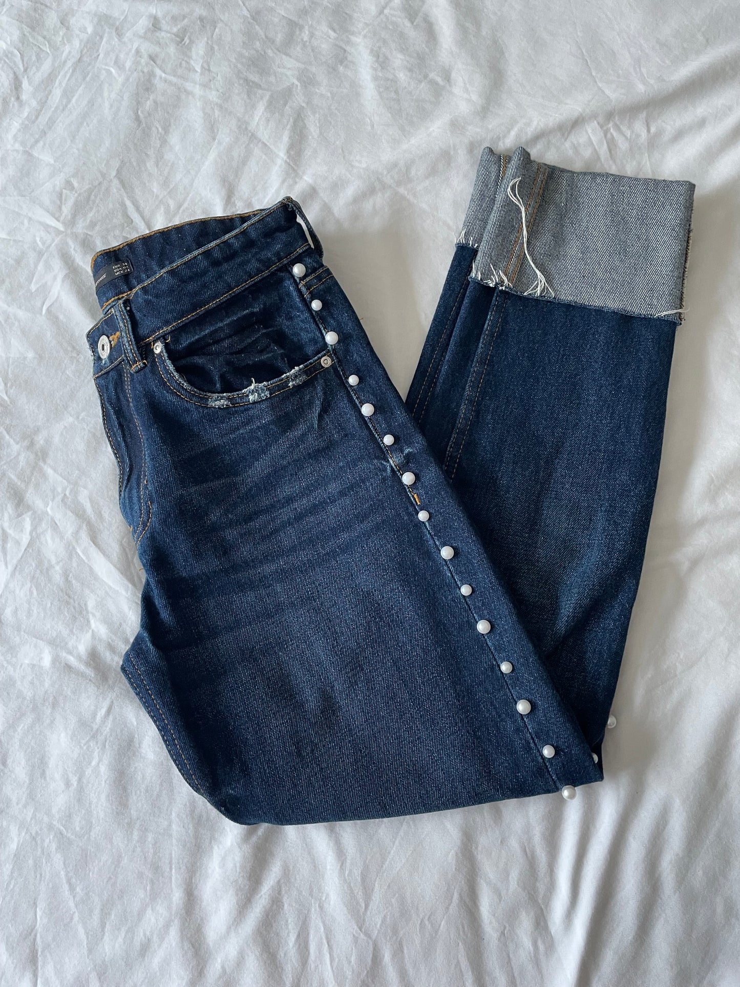 Zara Pearl Jeans - Size 6