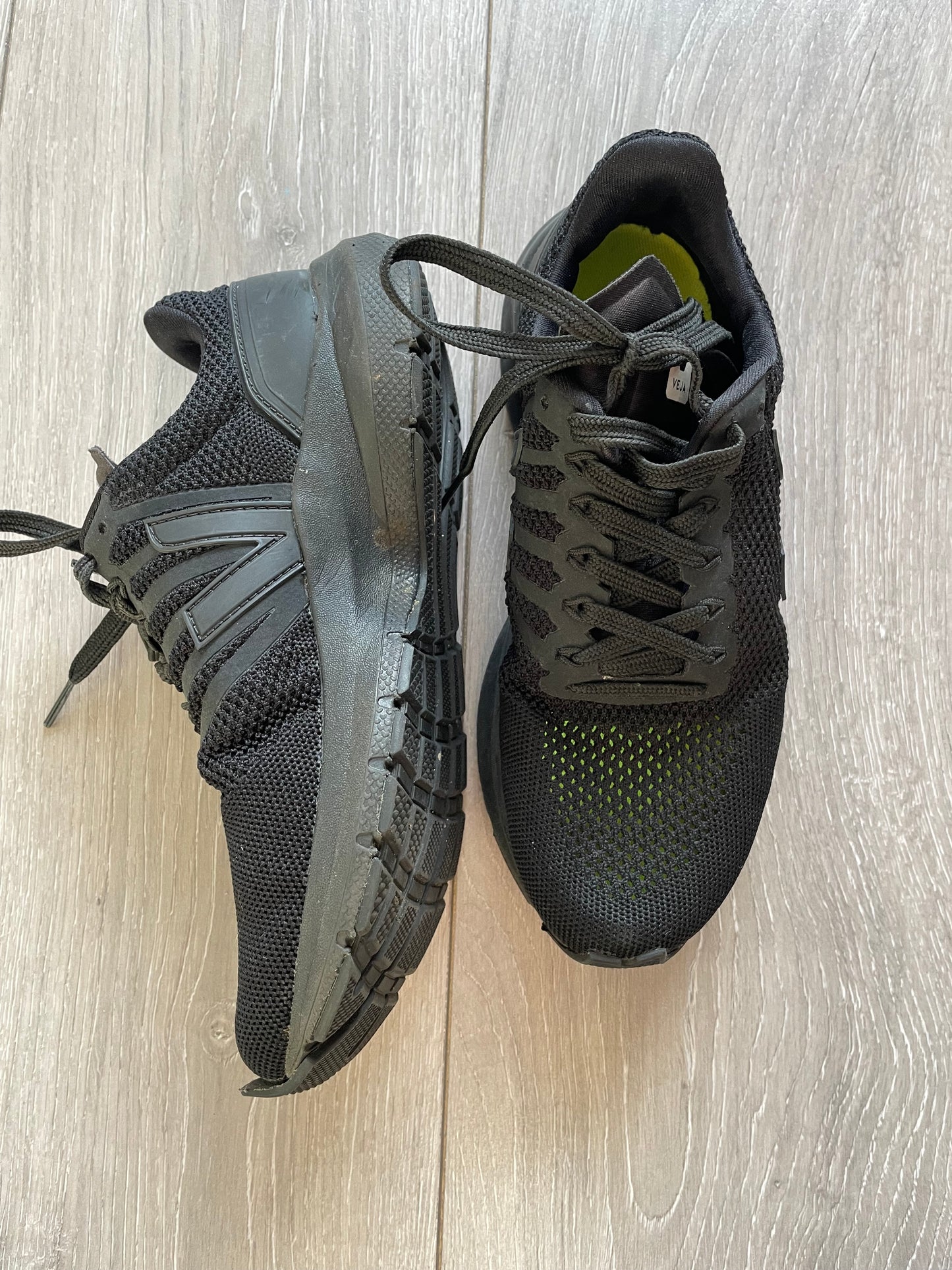 Veja Trainers - Size 6.5