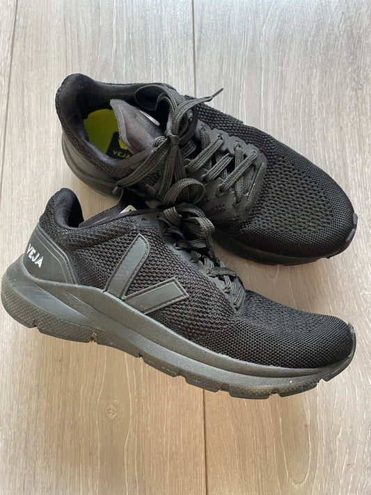 Veja Trainers - Size 6.5