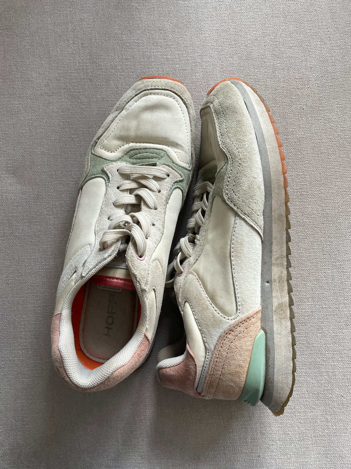 Hoff Trainers - Size 6