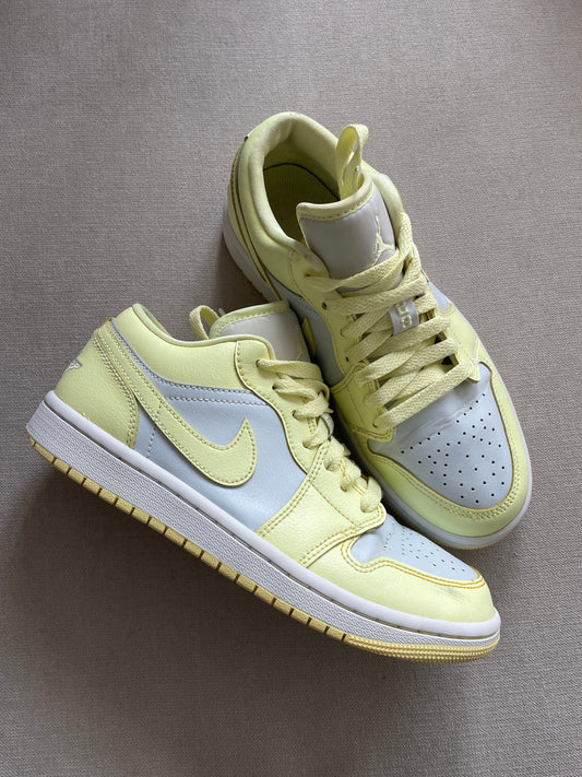Nike Trainers - Size 4.5