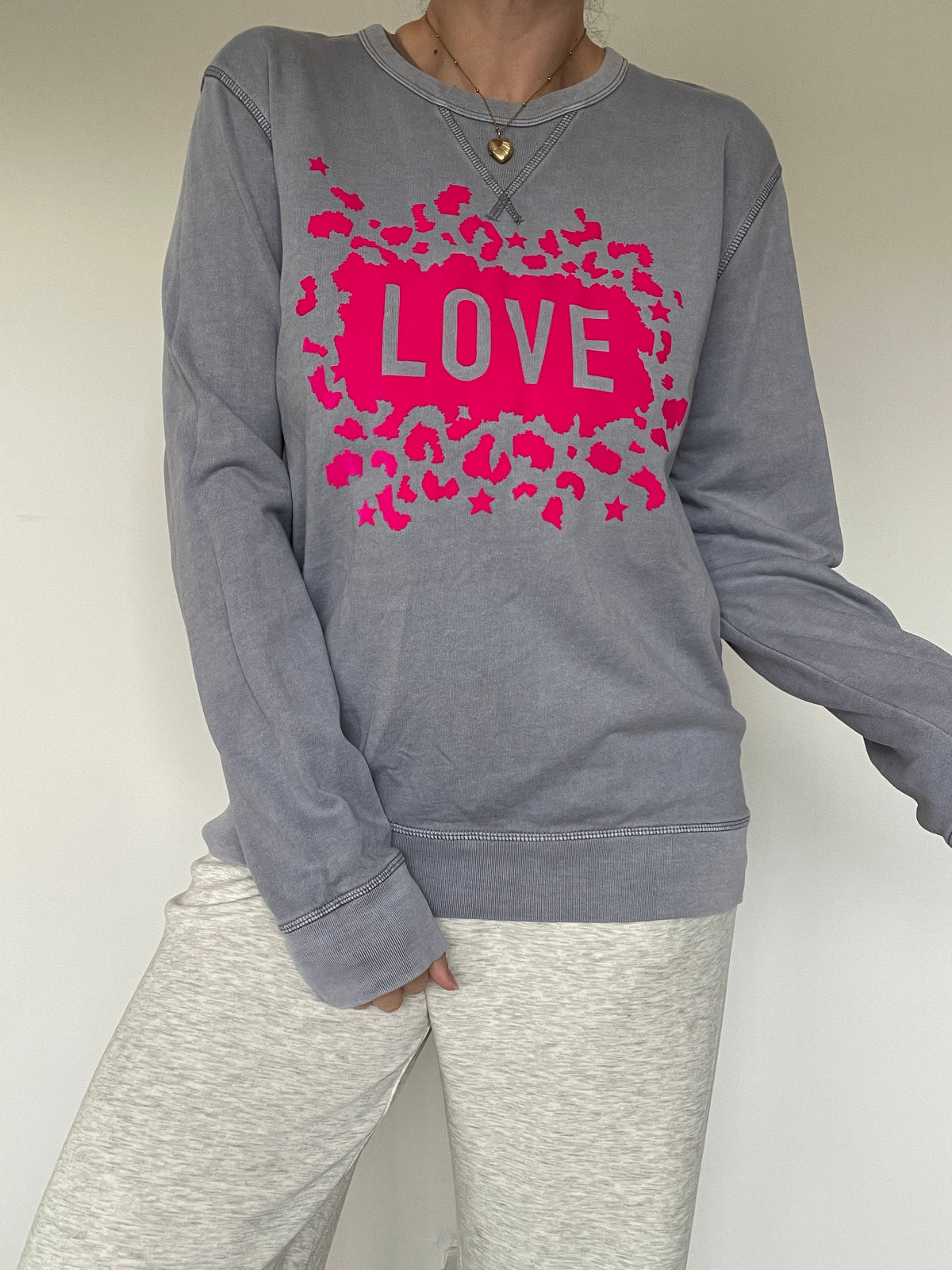 Sweatshirt - Size M