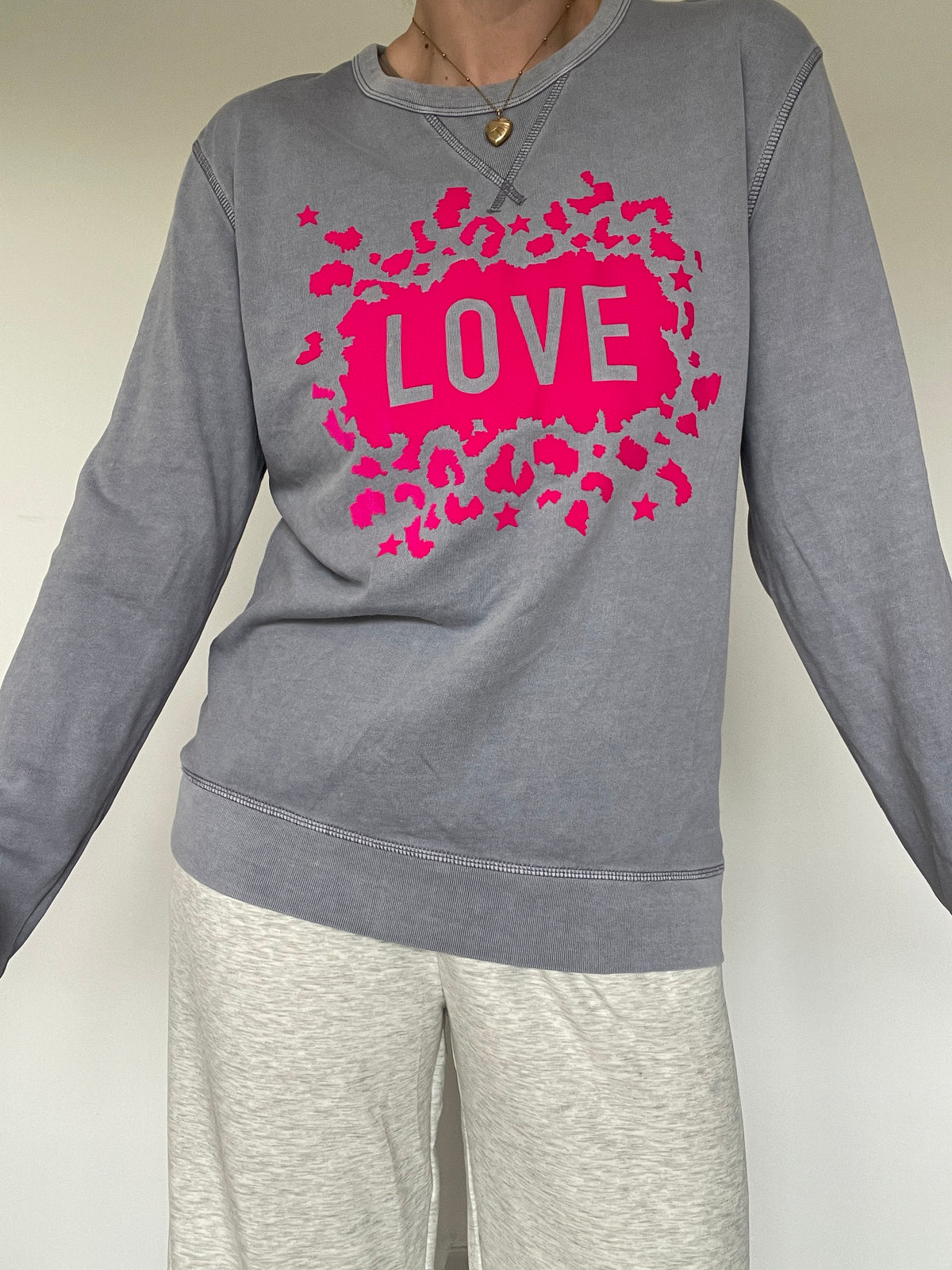 Sweatshirt - Size M