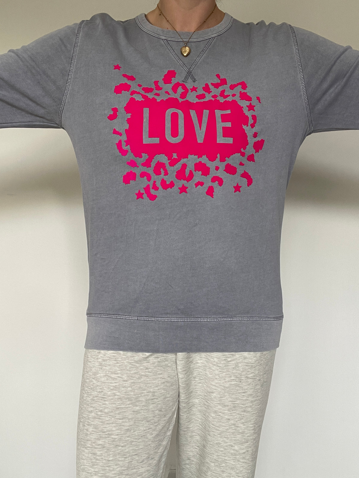 Sweatshirt - Size M