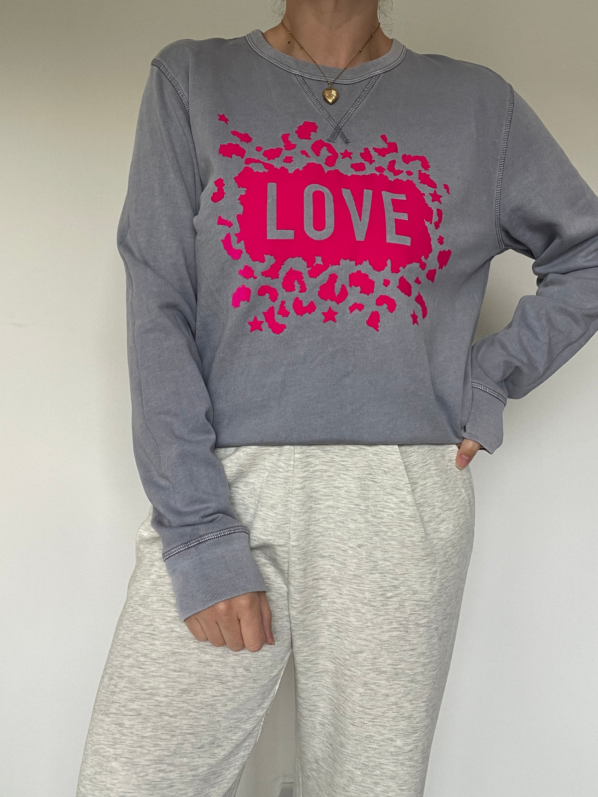 Sweatshirt - Size M