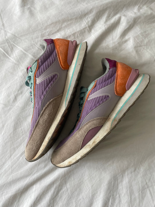 Hoff Trainers - Size 6