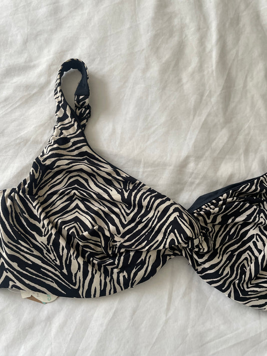 Calzedonia Bikini Top NEW - Size 14