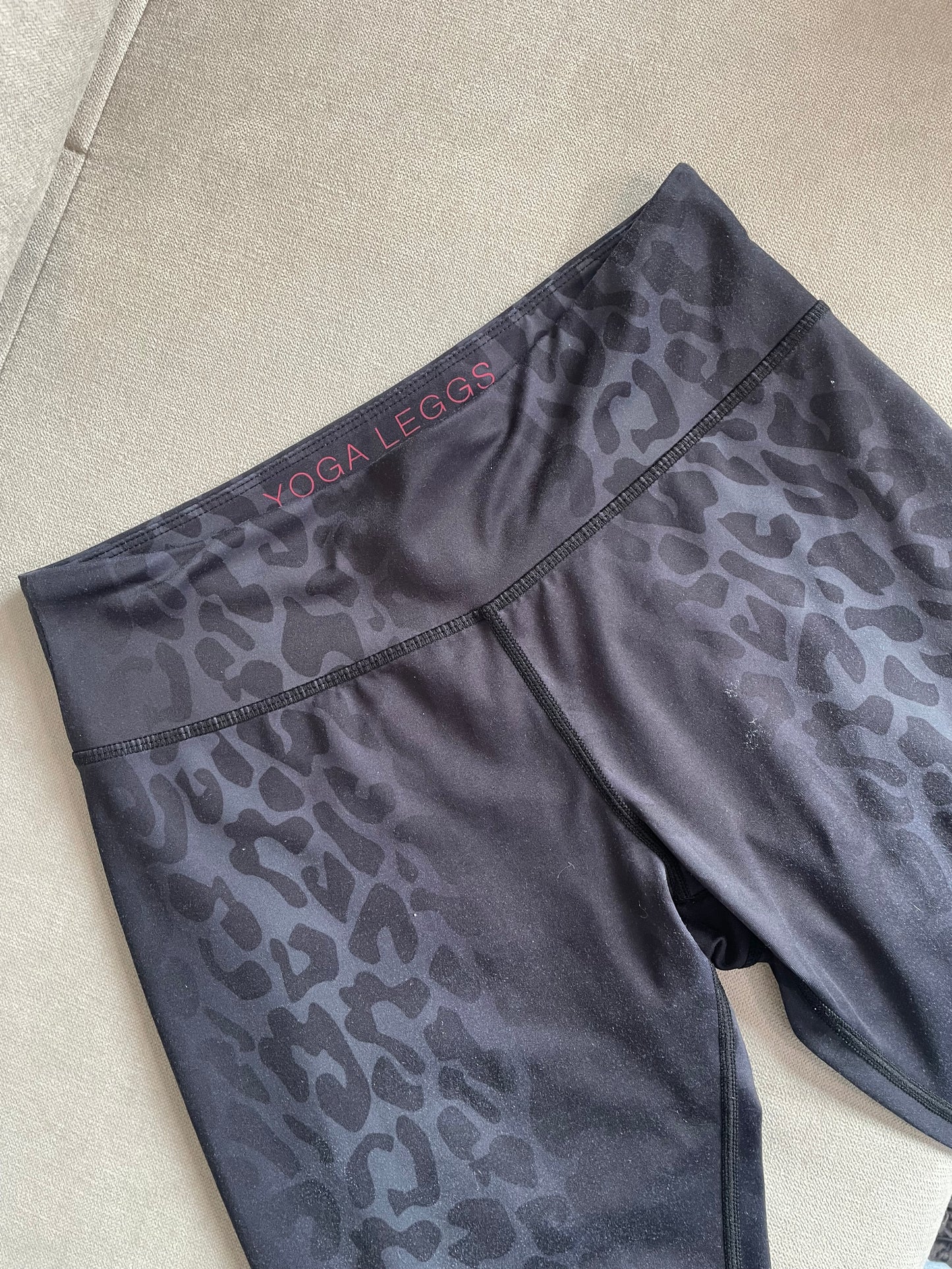Yoga Leggs Leggings - Size Small