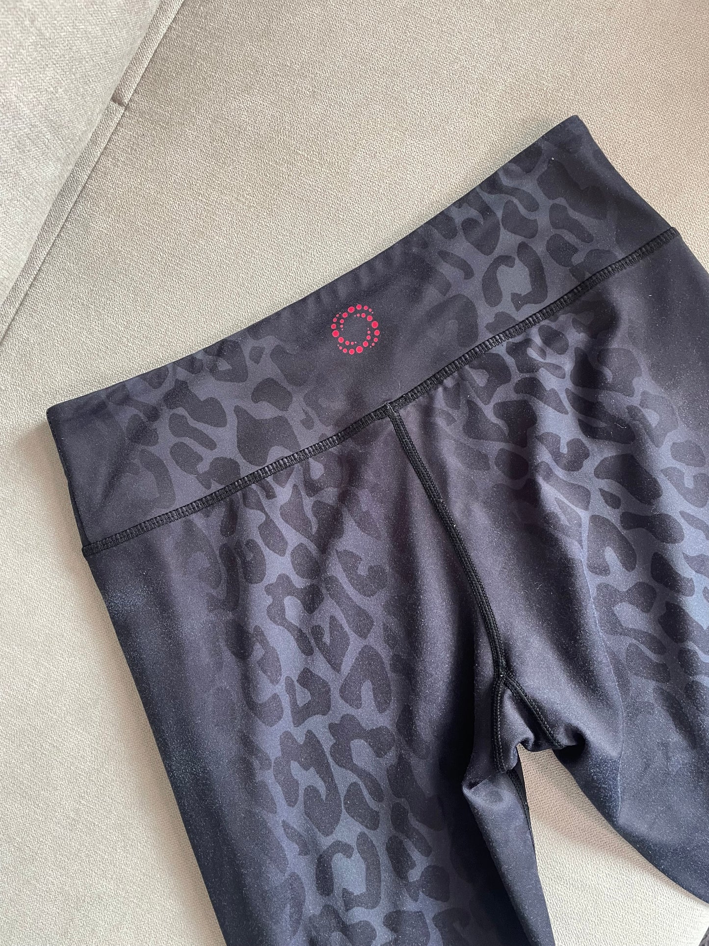 Yoga Leggs Leggings - Size Small