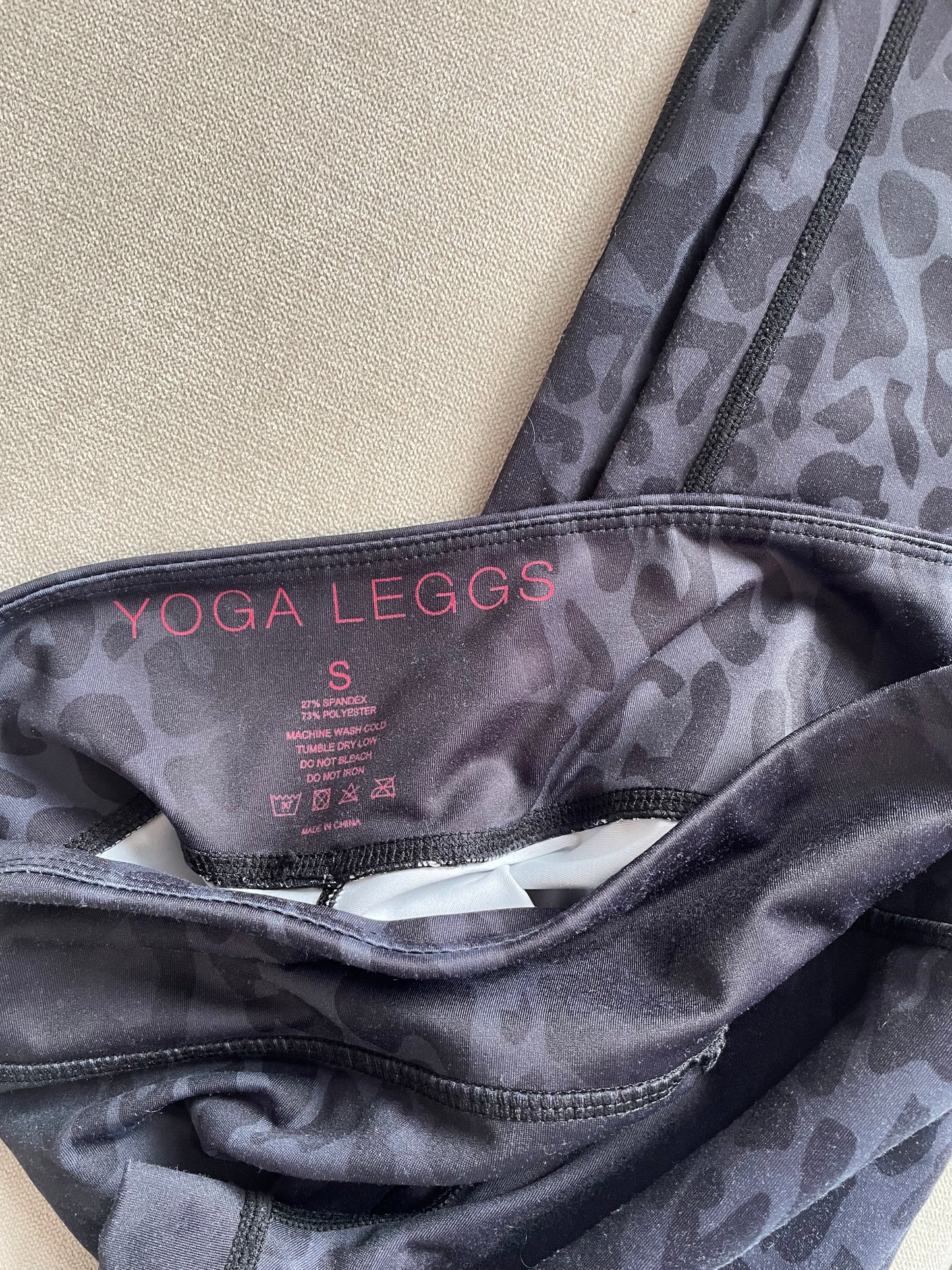 Yoga Leggs Leggings - Size Small