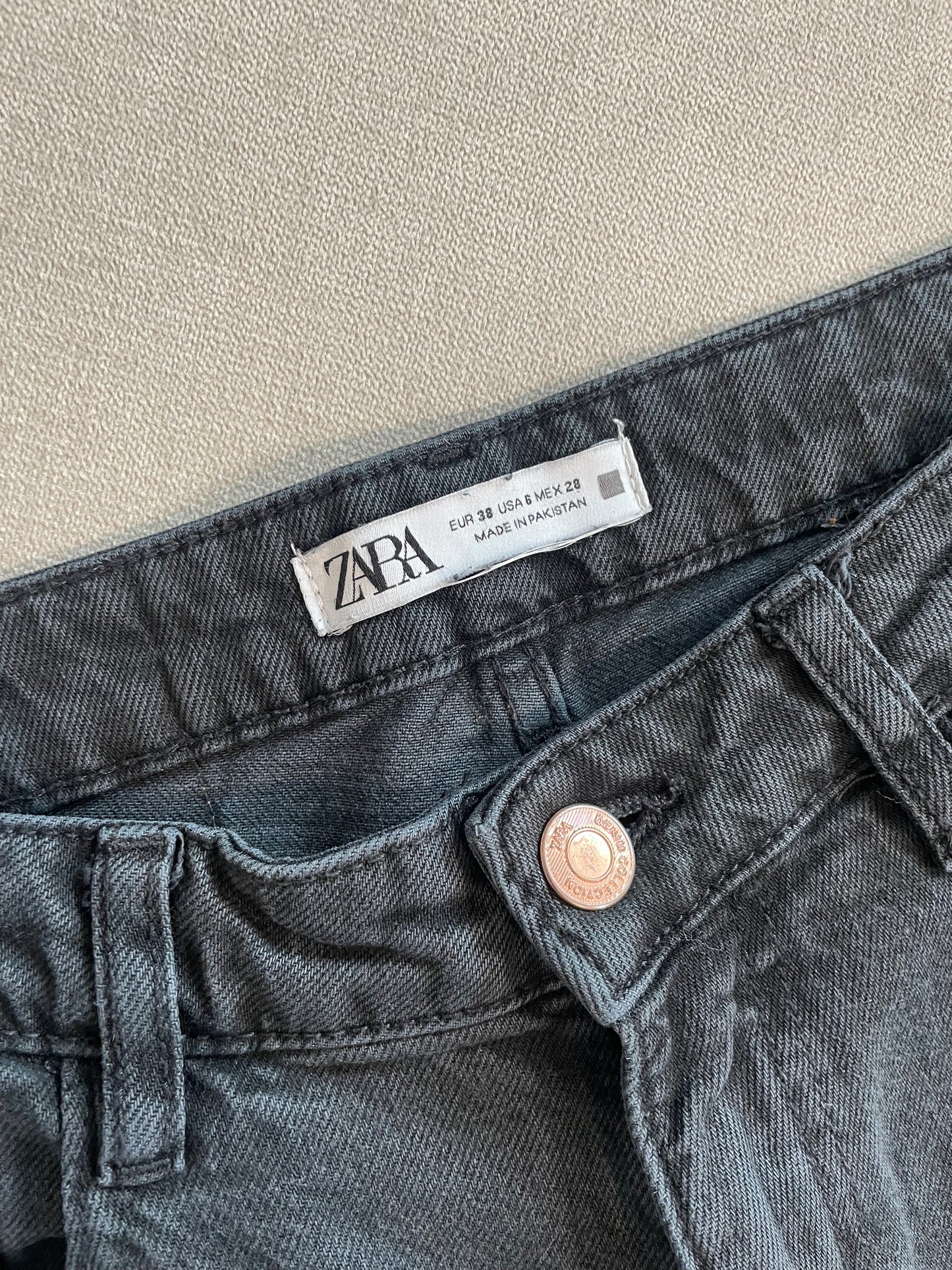 Zara Jeans - Size 10