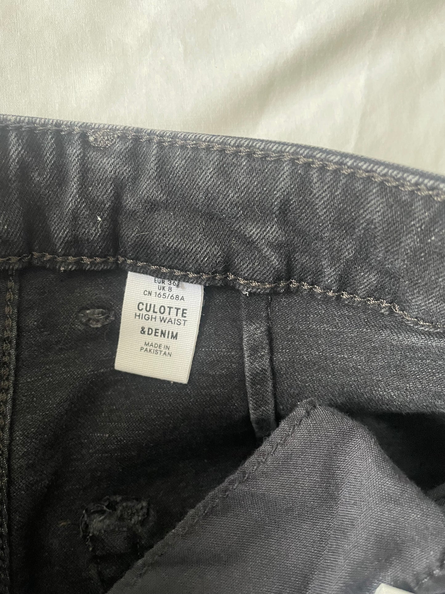 H&M Black Jeans - Size 8