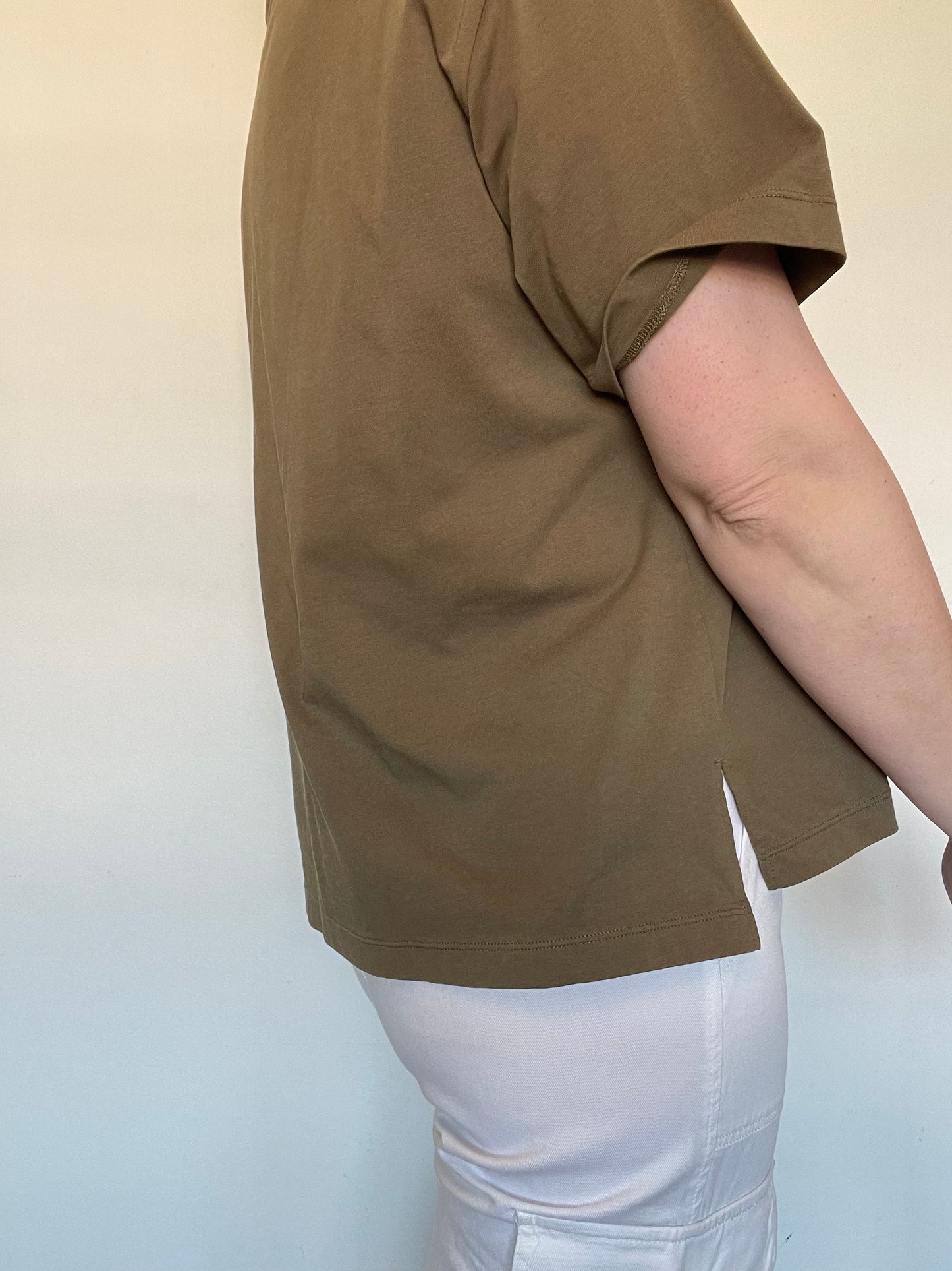 Uniqlo T Shirt - Size L