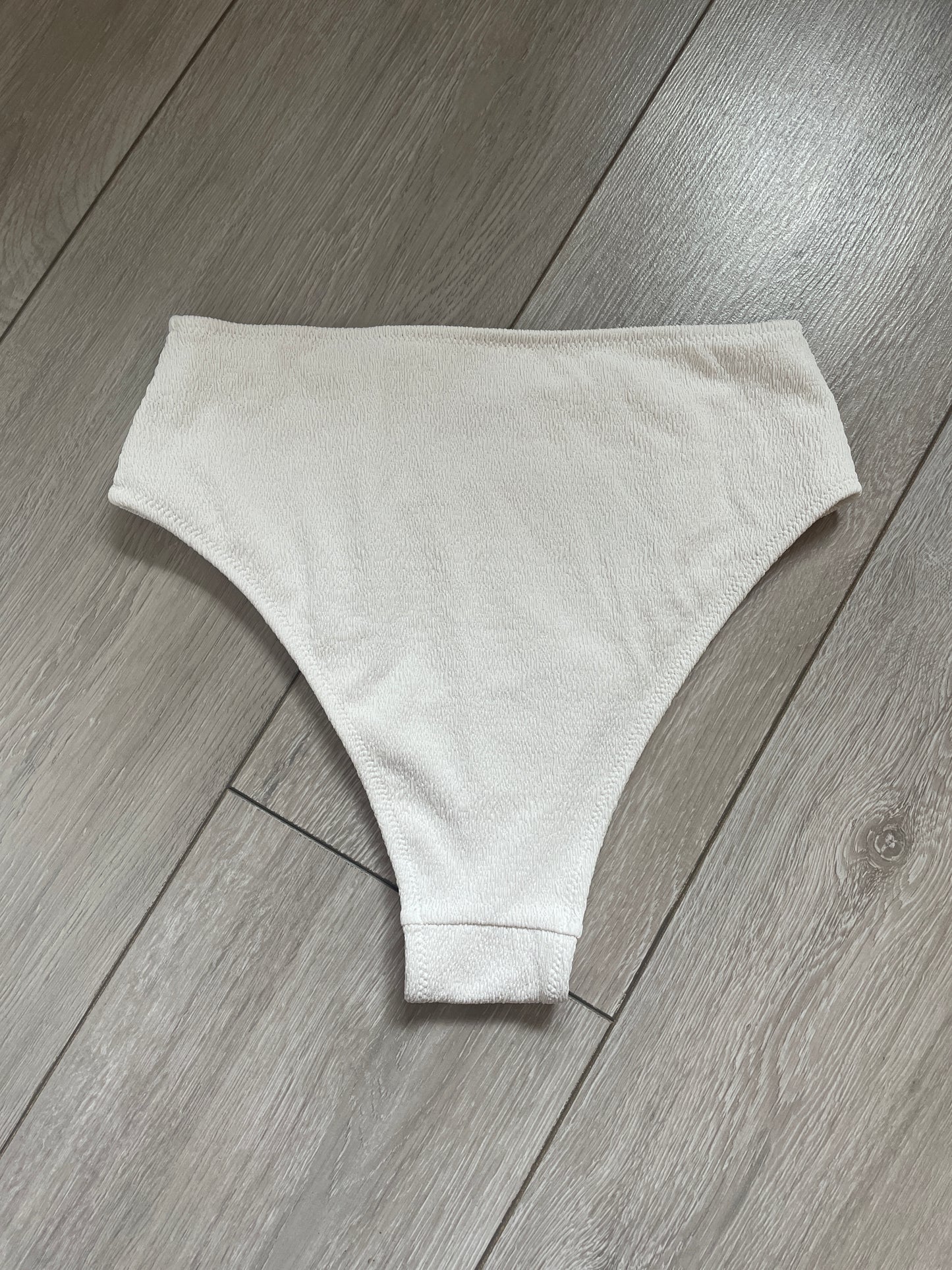 H&M Bikini Bottoms - Size 8
