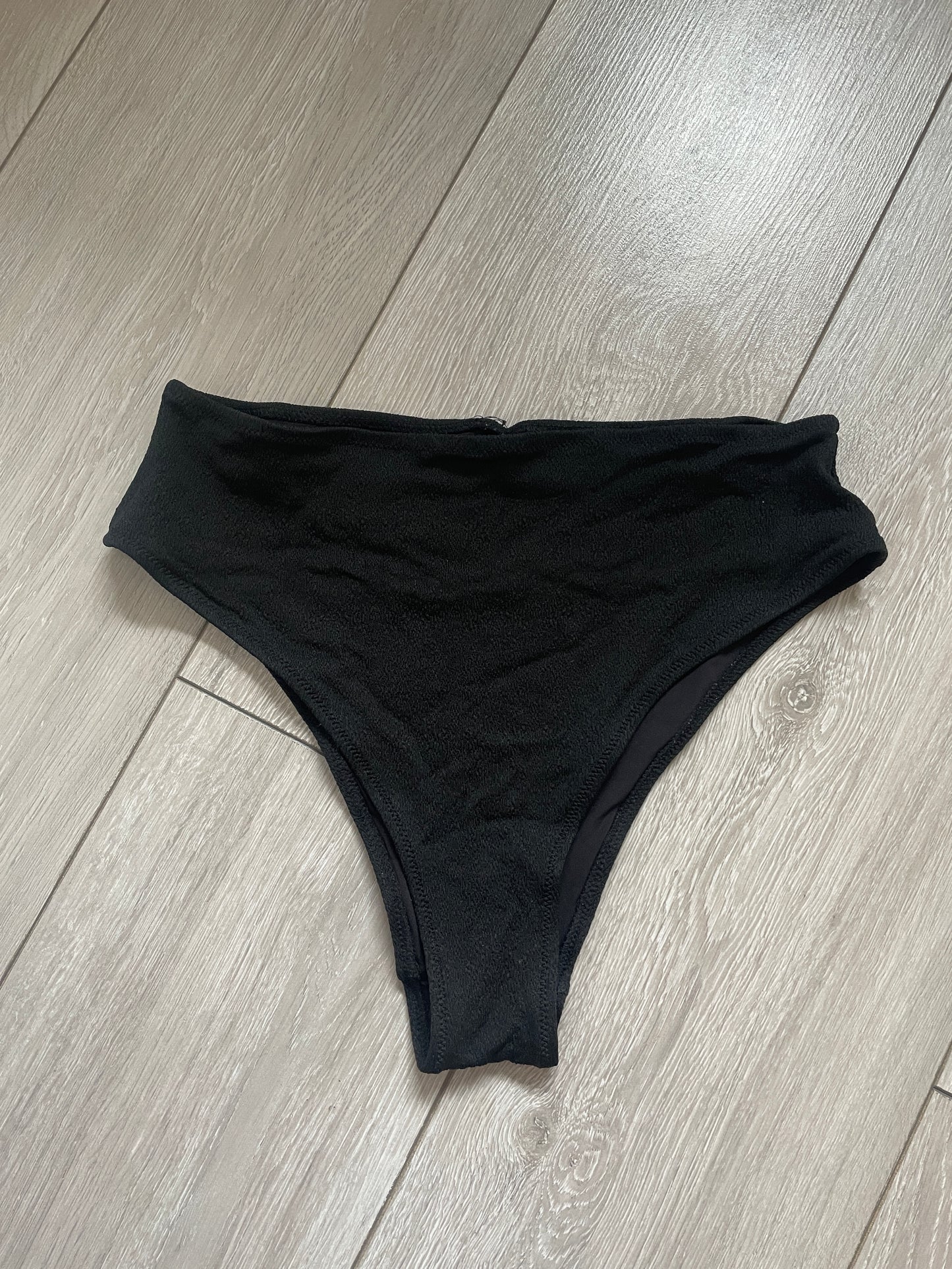 H&M Bikini Bottoms - Size 8