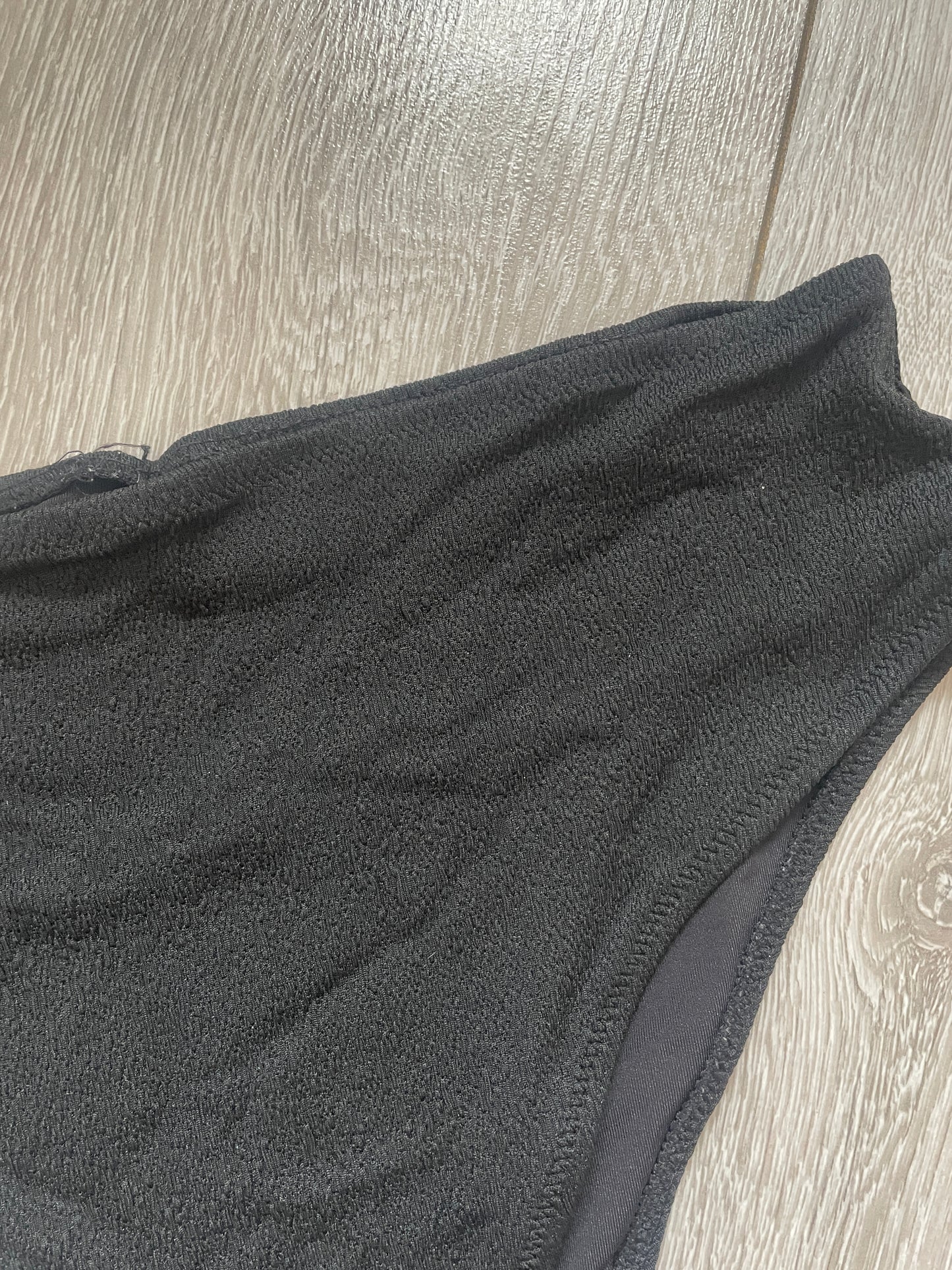 H&M Bikini Bottoms - Size 8