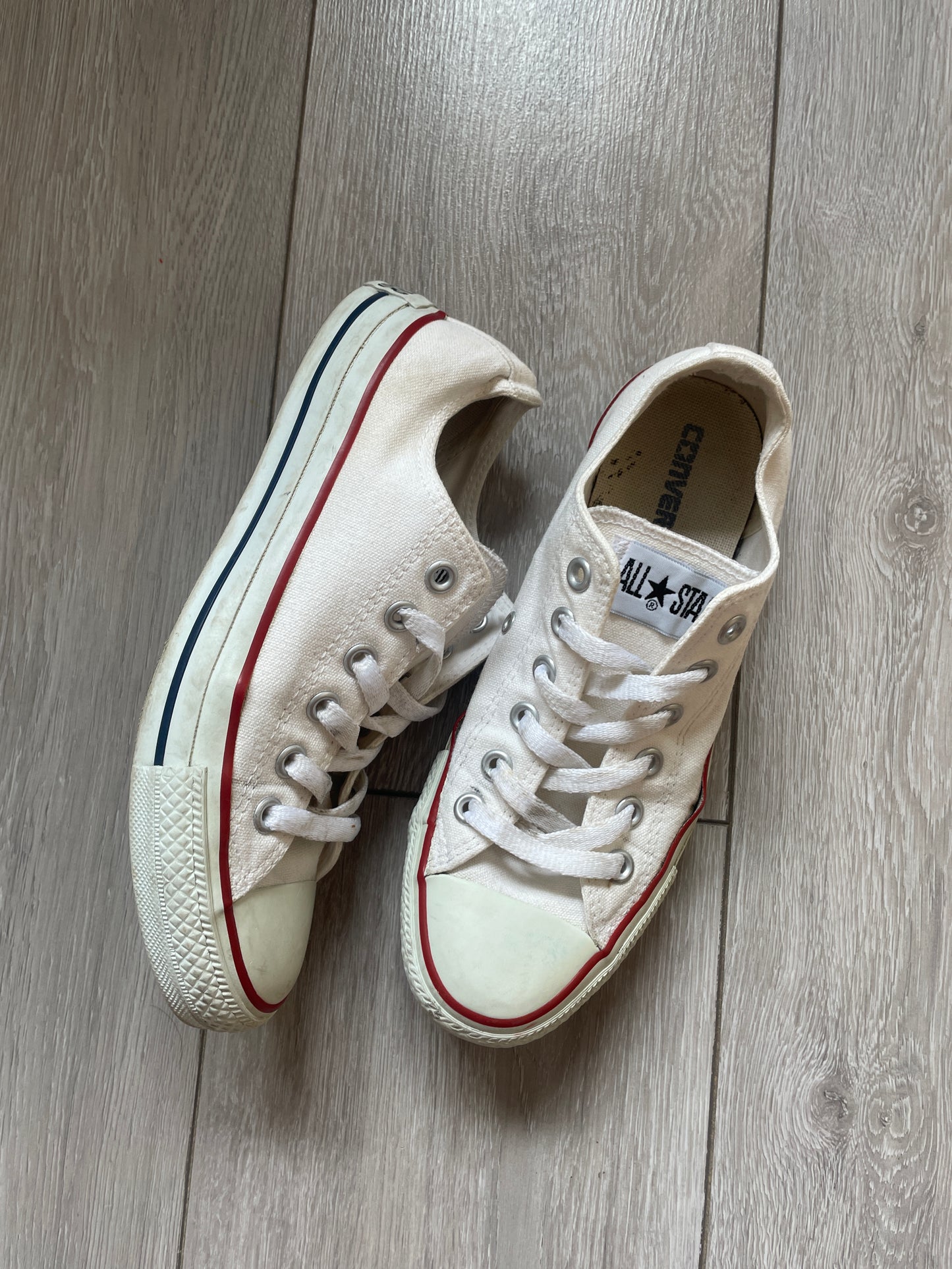 Converse - Size US 5.5