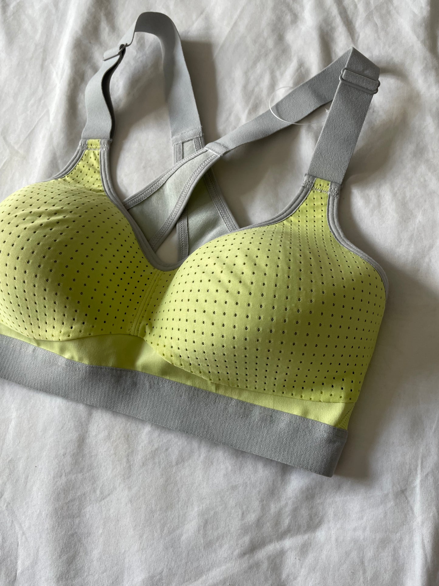 M&S Sports Bra NEW RRP £25 - Size 32B